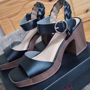 No Boundaries Women’s Size 9 Block Heel Sandals NEW!